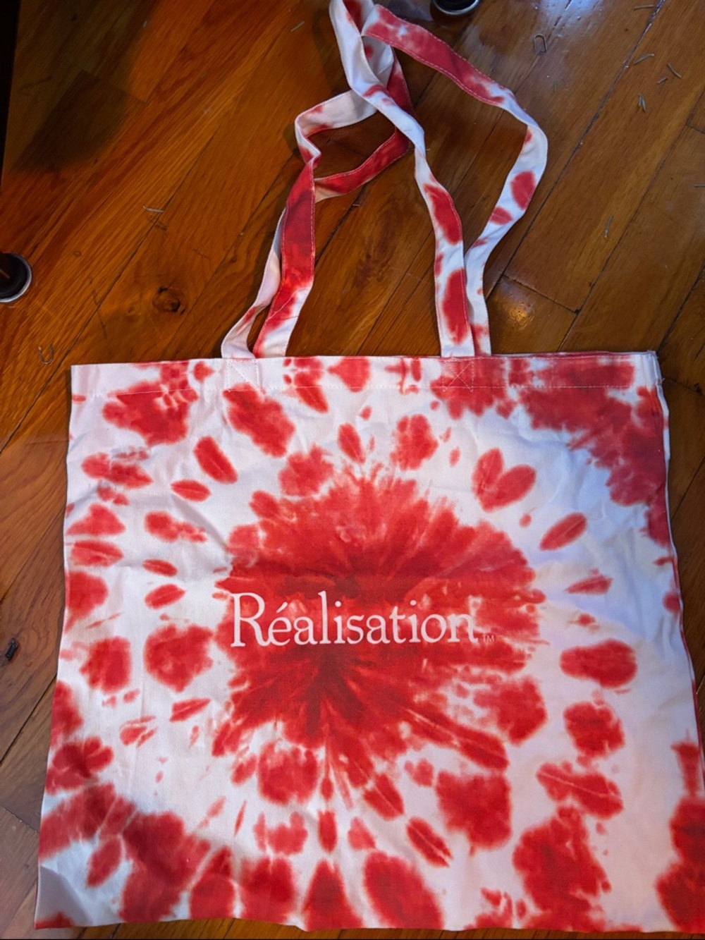 Réalisation Par Red and White Tie-Dye Tote Bag